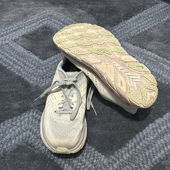 Hoka - Clifton 8 - Picture 2 of 4